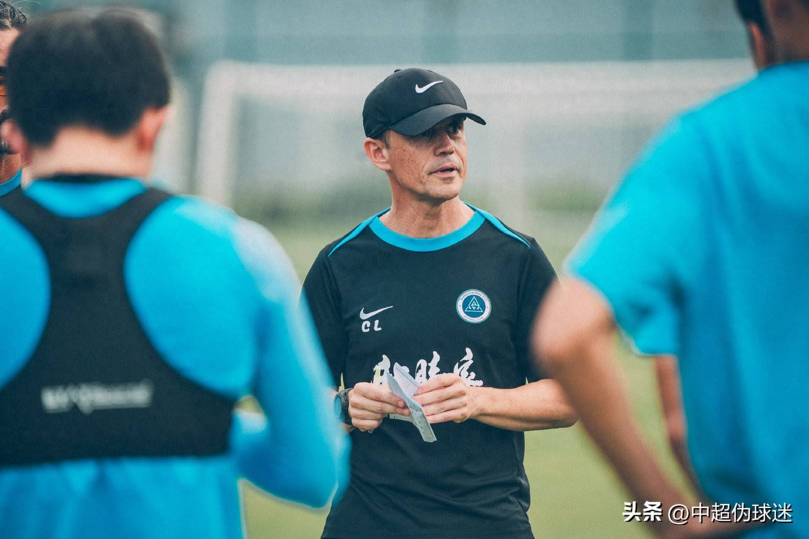 沙尔克球队陷入困境,新帅上任的简单介绍 沙尔克球队陷入困境,新帅上任的简单介绍