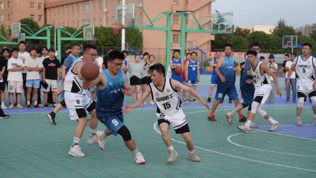 同乐城app-关于篮球技巧纷呈赛场，个人实力角逐激情迸发的信息