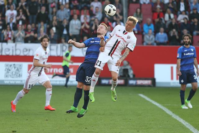 包含纽伦堡遭遇失利，联赛形势艰难的词条