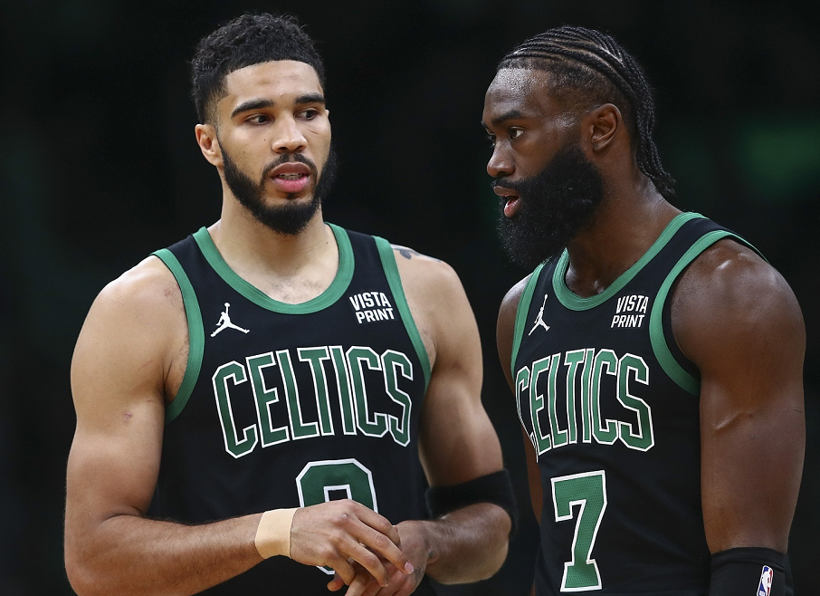 同乐城电竞-索肖主帅召开战术会议，全队备战迎接下一场比赛的简单介绍