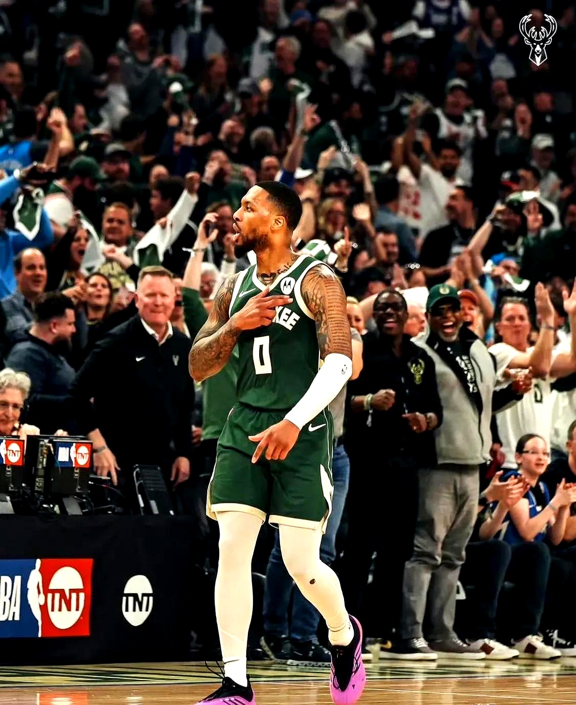 灰熊主场胜公牛，利拉德现身助阵