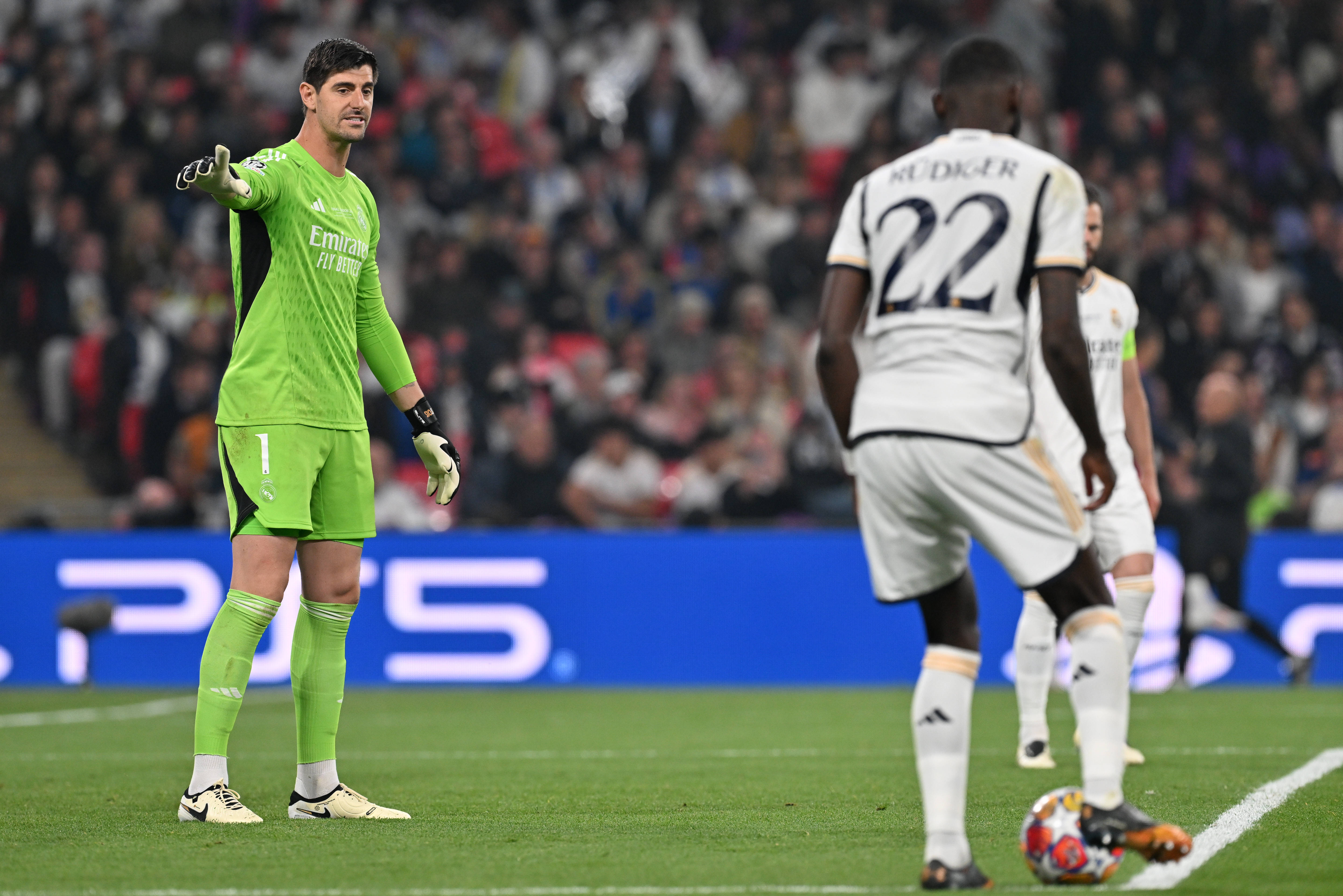 同乐城平台-比利时队在惊险比赛中取胜，成功晋级欧洲杯淘汰赛的简单介绍