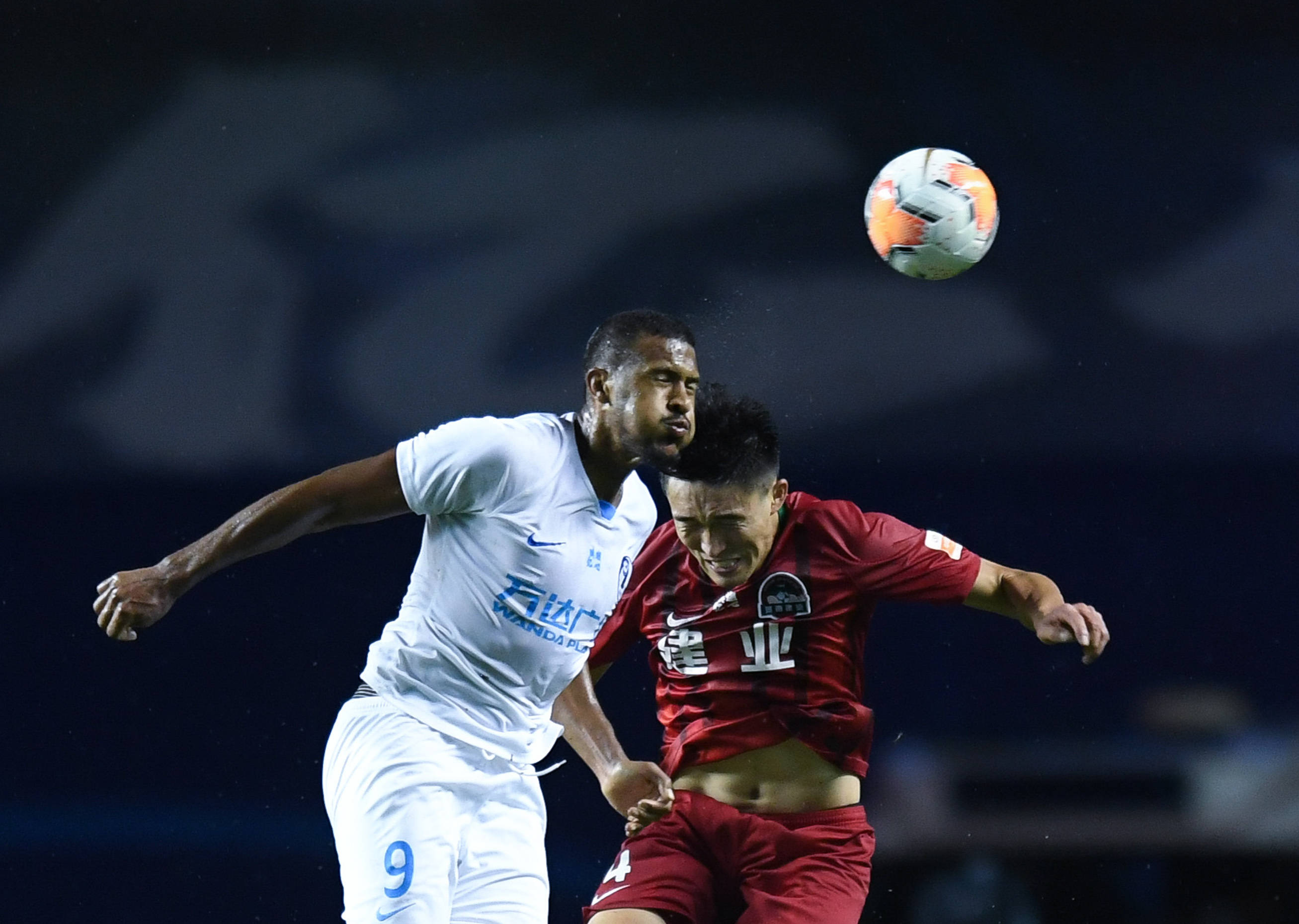 包含苏宁客场大胜申鑫，信心大增的词条