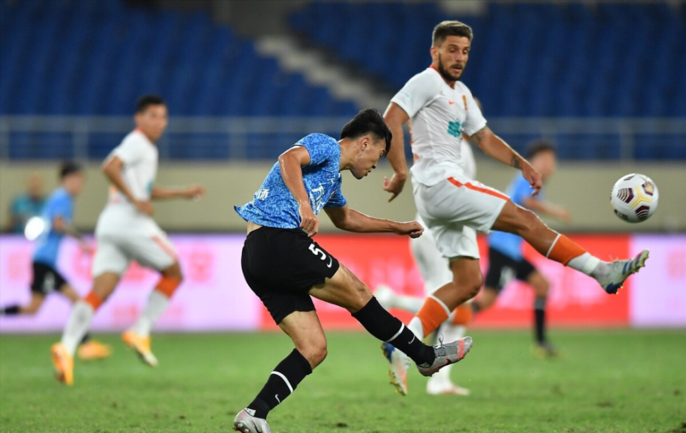 关于雷恩队遭遇挑战，战平对手，客场表现平平的信息