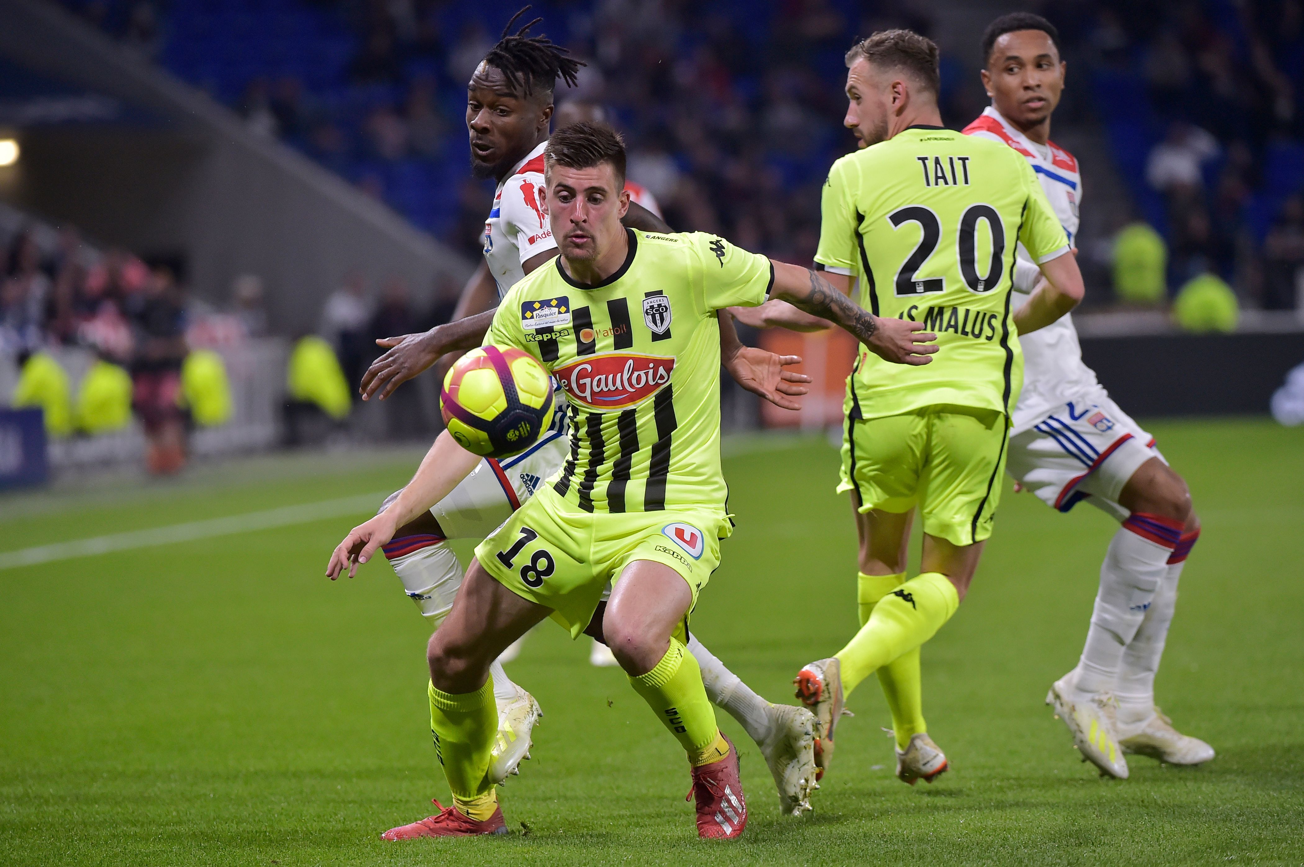 包含里昂球员本E展现出色状态,球队迎来胜利利器的词条 包含里昂球员本E展现出色状态,球队迎来胜利利器的词条