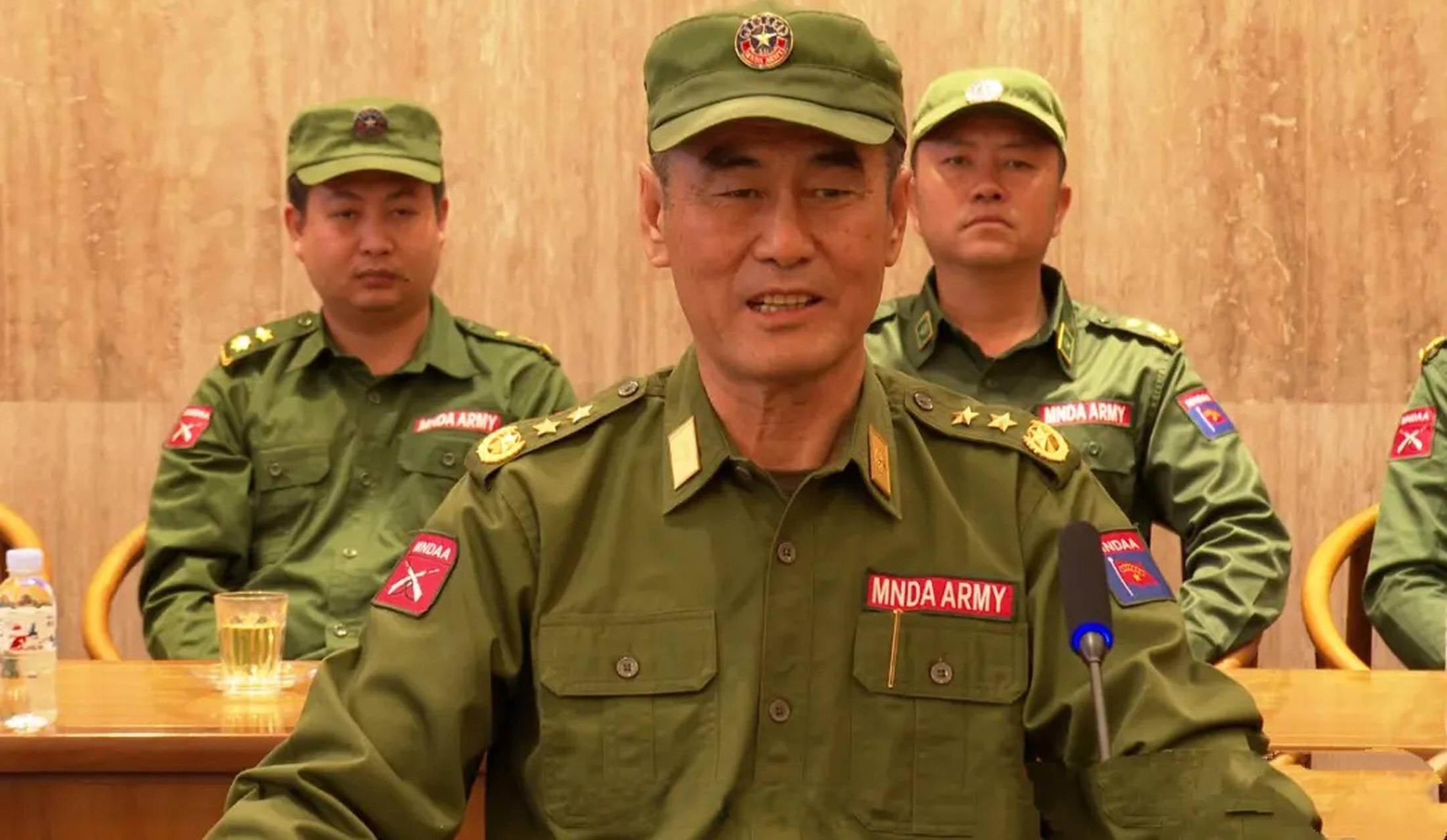 队员进攻应对果敢，赢得时机关键胜利