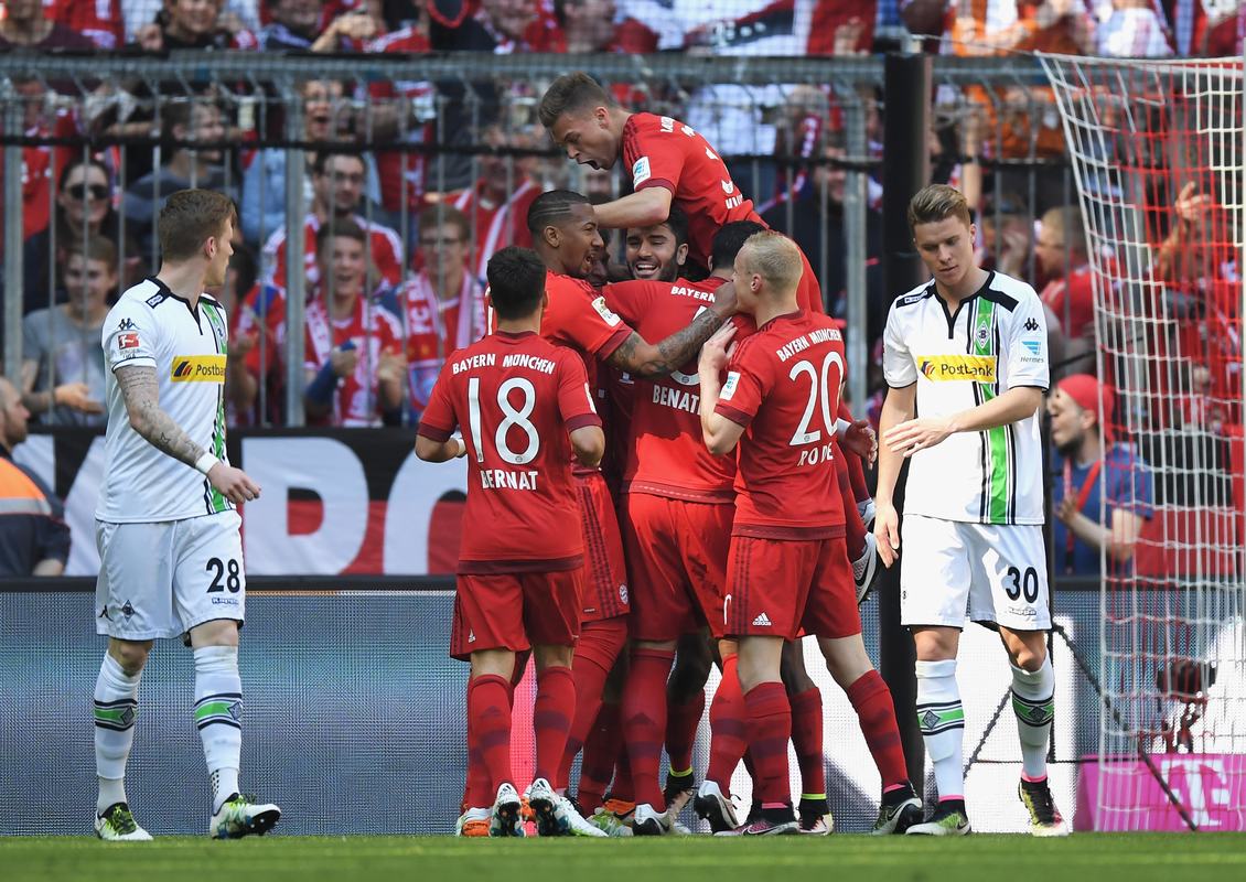 拜仁慕尼黑与门兴格拉德巴赫激烈对决