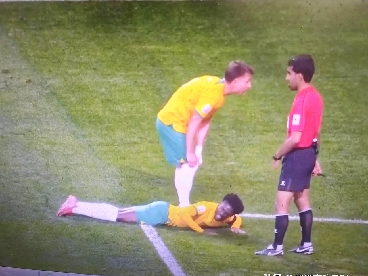 比赛中的防守战术让对手难以突破