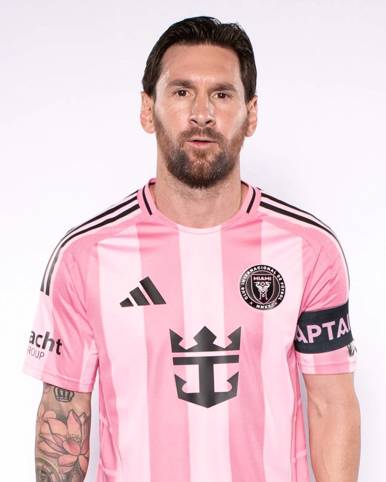 梅西将在曼城展现新篇章，传奇继续！的简单介绍