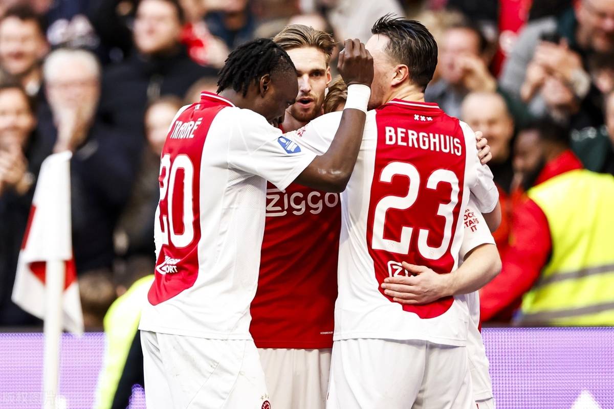 阿贾克斯惊险获胜!荷甲劲旅表现抢眼 阿贾克斯惊险获胜!荷甲劲旅表现抢眼