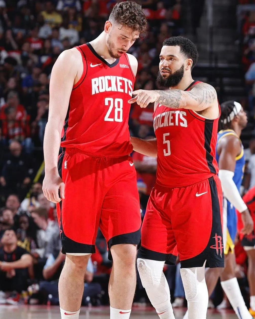 森林狼击败森林狼，两队首发火力全开上演内战的简单介绍