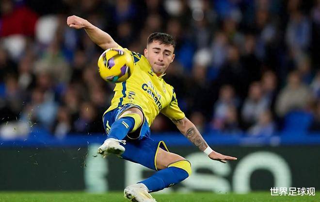 比利亚雷亚尔前锋火力全开取胜