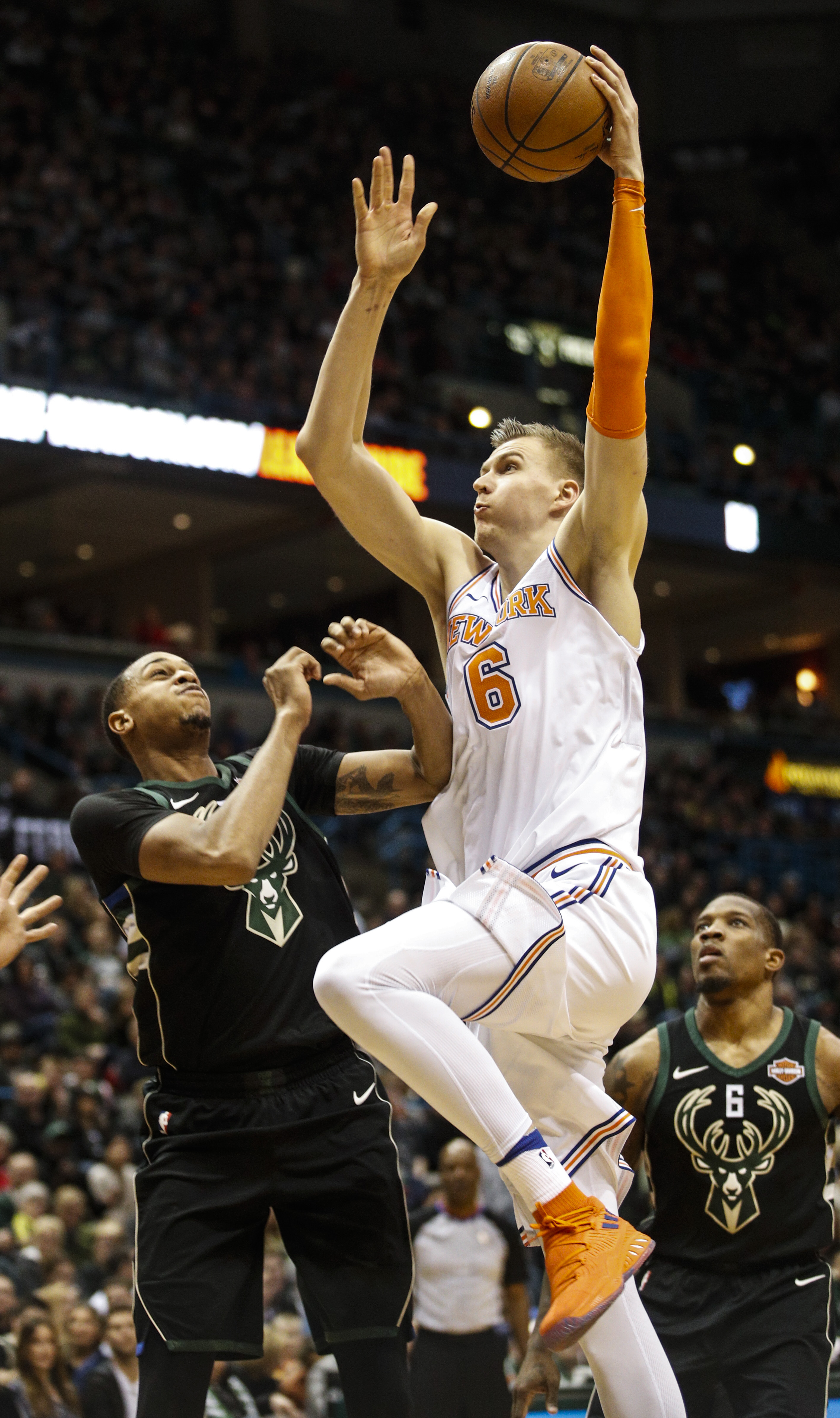 雄鹿主帅被誉为最佳教练，球队比赛表现惊人的简单介绍